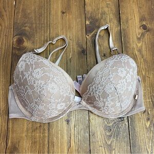 Victorias Secret size 32D push up bra nude color lace